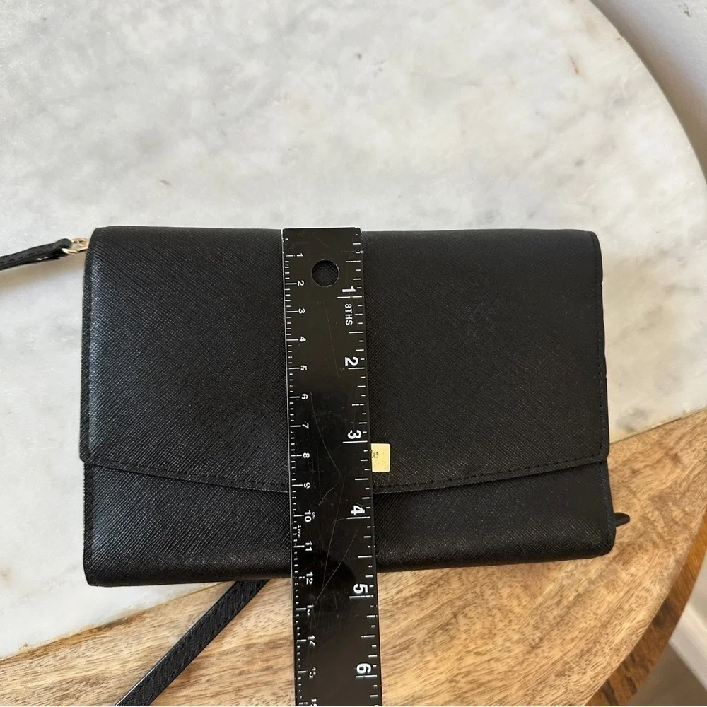 Kate Spade Laurel Way Winni Black genuine Black Leather Crossbody Clutch Wallet